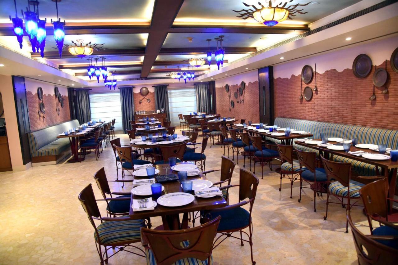 Radisson Hotel Варанасі Екстер'єр фото