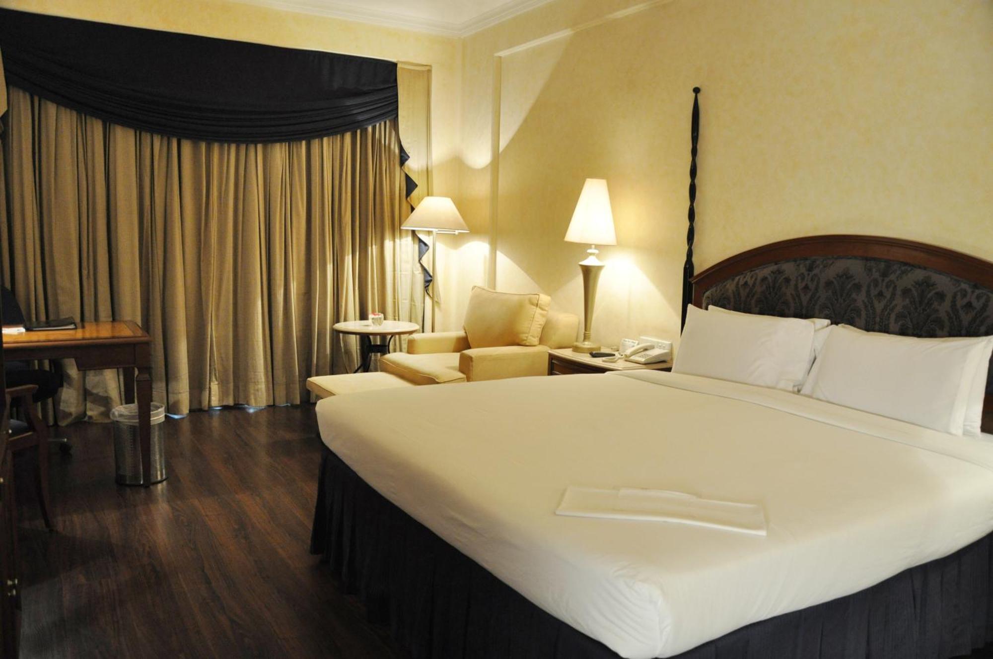 Radisson Hotel Варанасі Номер фото