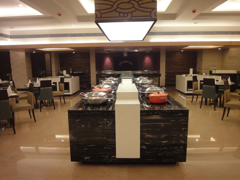 Radisson Hotel Варанасі Екстер'єр фото