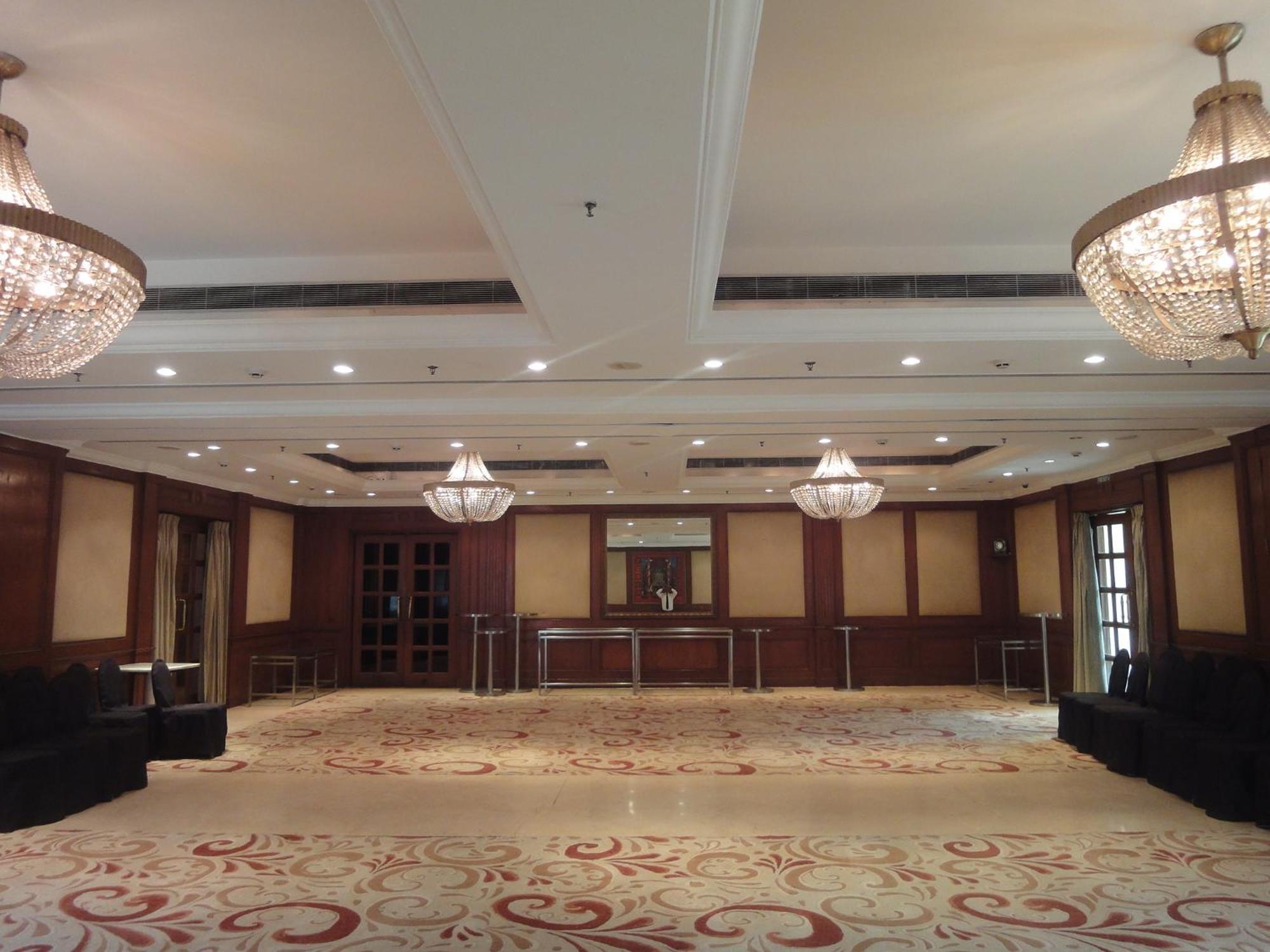 Radisson Hotel Варанасі Екстер'єр фото
